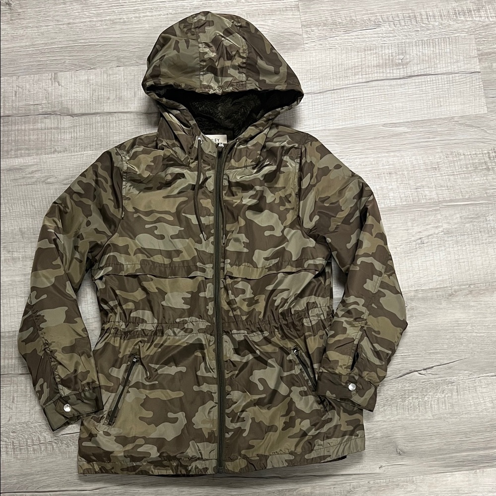 Ashley By 26 International Olive Green Camo Jacket large